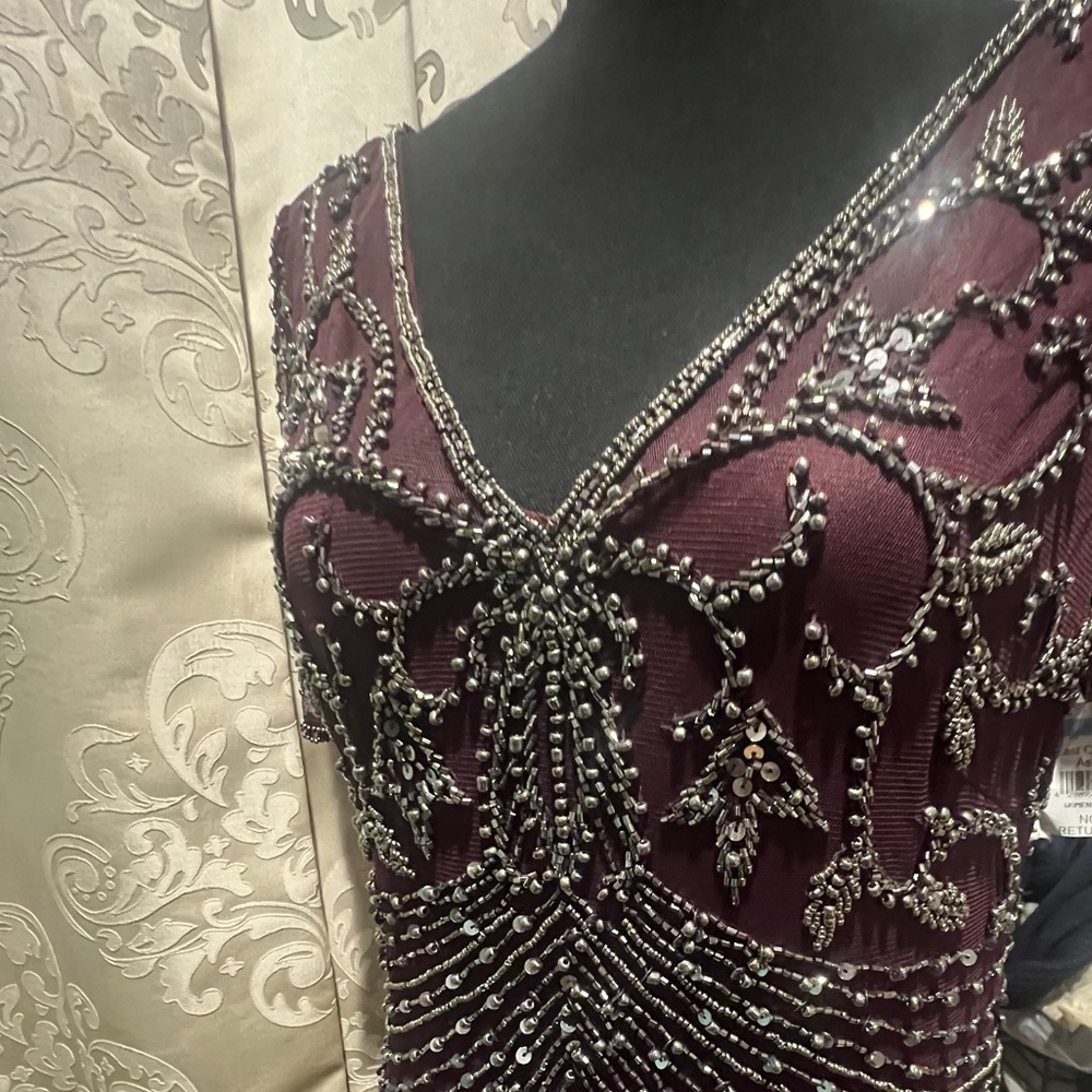 Pisarro Nights Beaded Mesh Gown Plum color Women’s Size 8. NEW - Picture 9 of 11